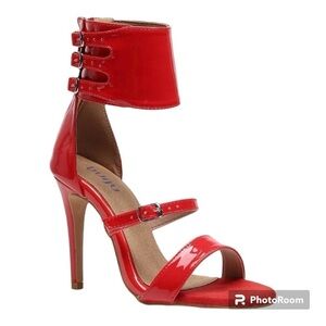 NWT BURJU Amante Thick Ankle Strap Heeled Sandals | Red | 5 1/2